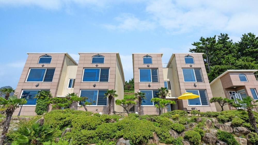 Namhae Healing Time Pension Exteriör bild